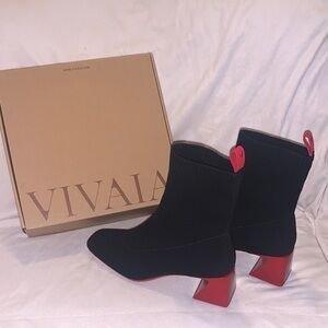 VIVAIA Regina Pro Square-Toe Water Repellant Block Heeled Boots in Black Ruby